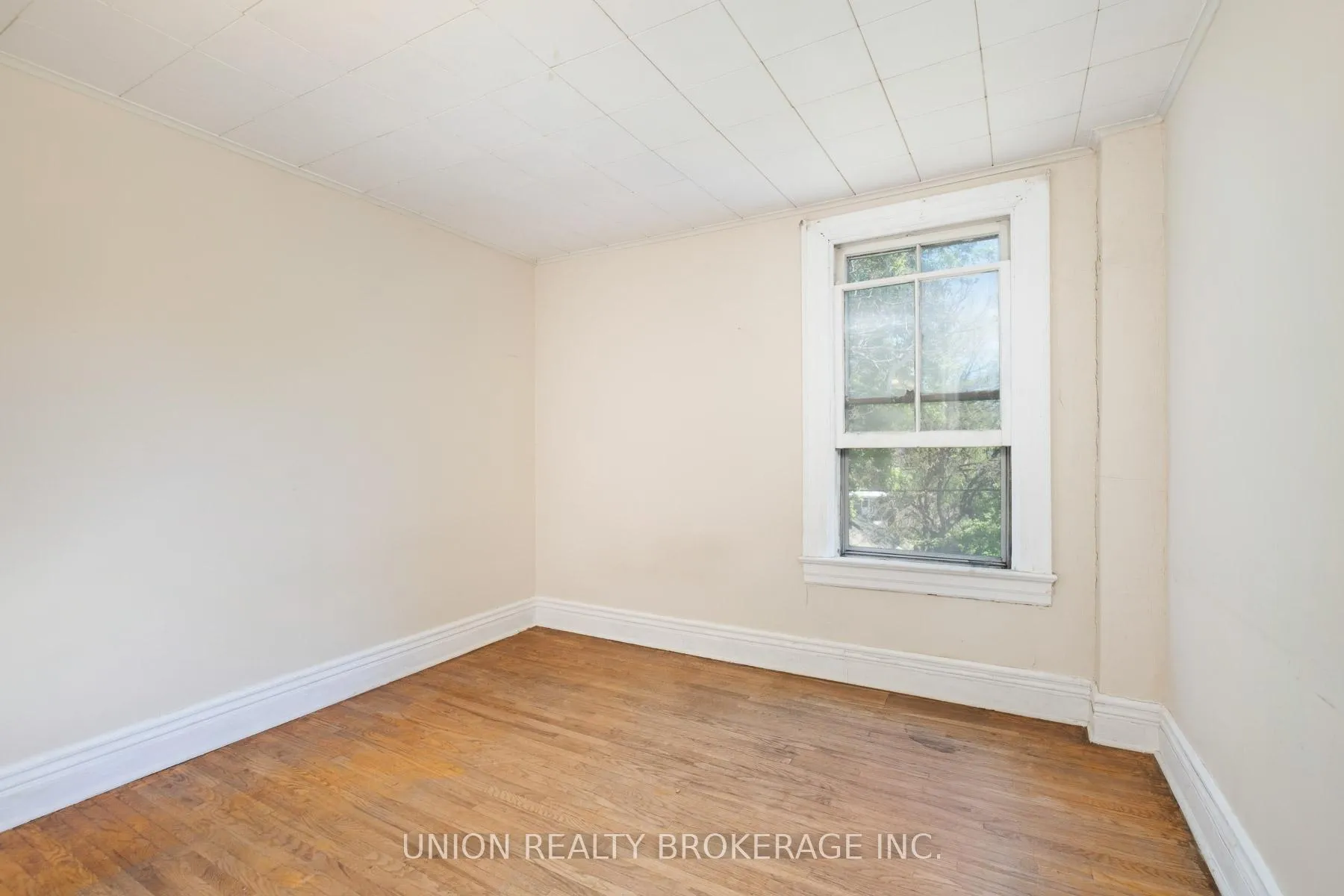 Photo 13 of 75 Redwood Avenue, Toronto, Greenwood-Coxwell — HOMEH