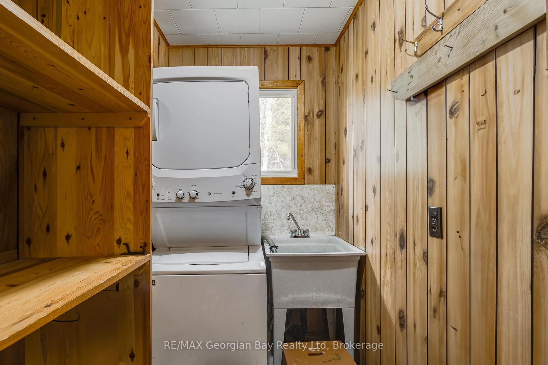 Photo 25 of 69 Albert Avenue, Tiny, Rural Tiny — HOMEH