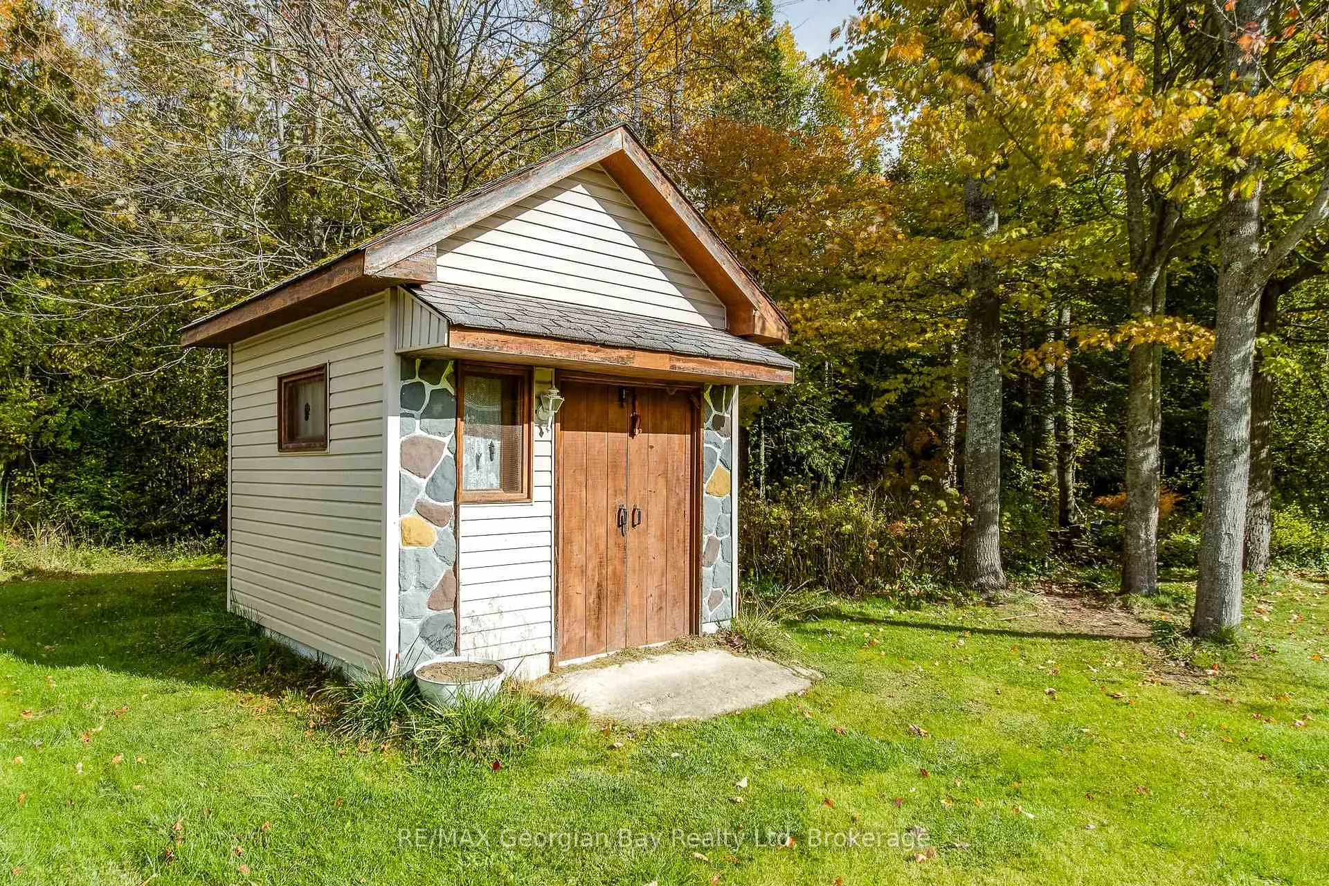 Photo 29 of 69 Albert Avenue, Tiny, Rural Tiny — HOMEH