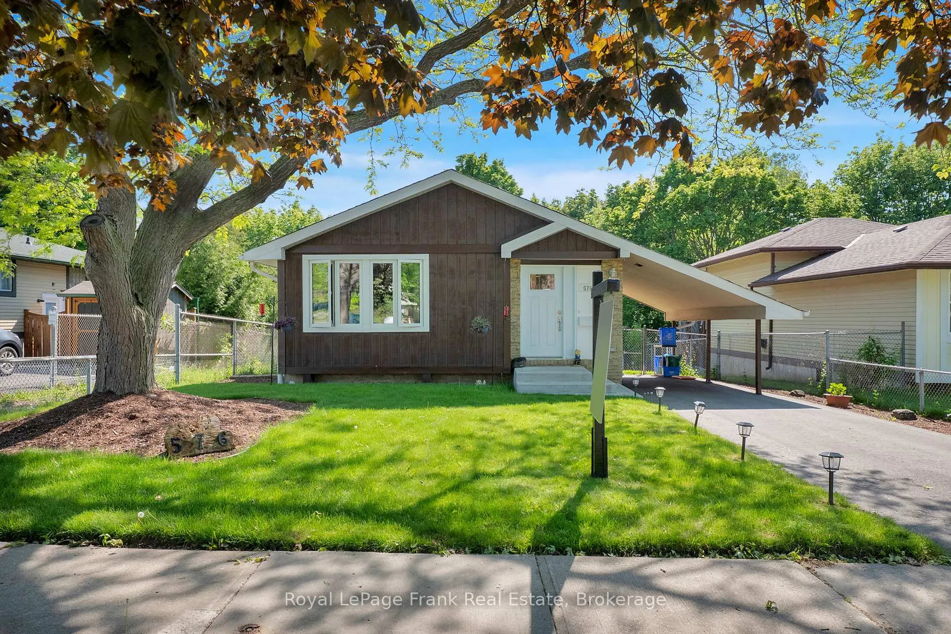 Photo 1 of 576 Annandale Street, Oshawa, Donevan — HOMEH
