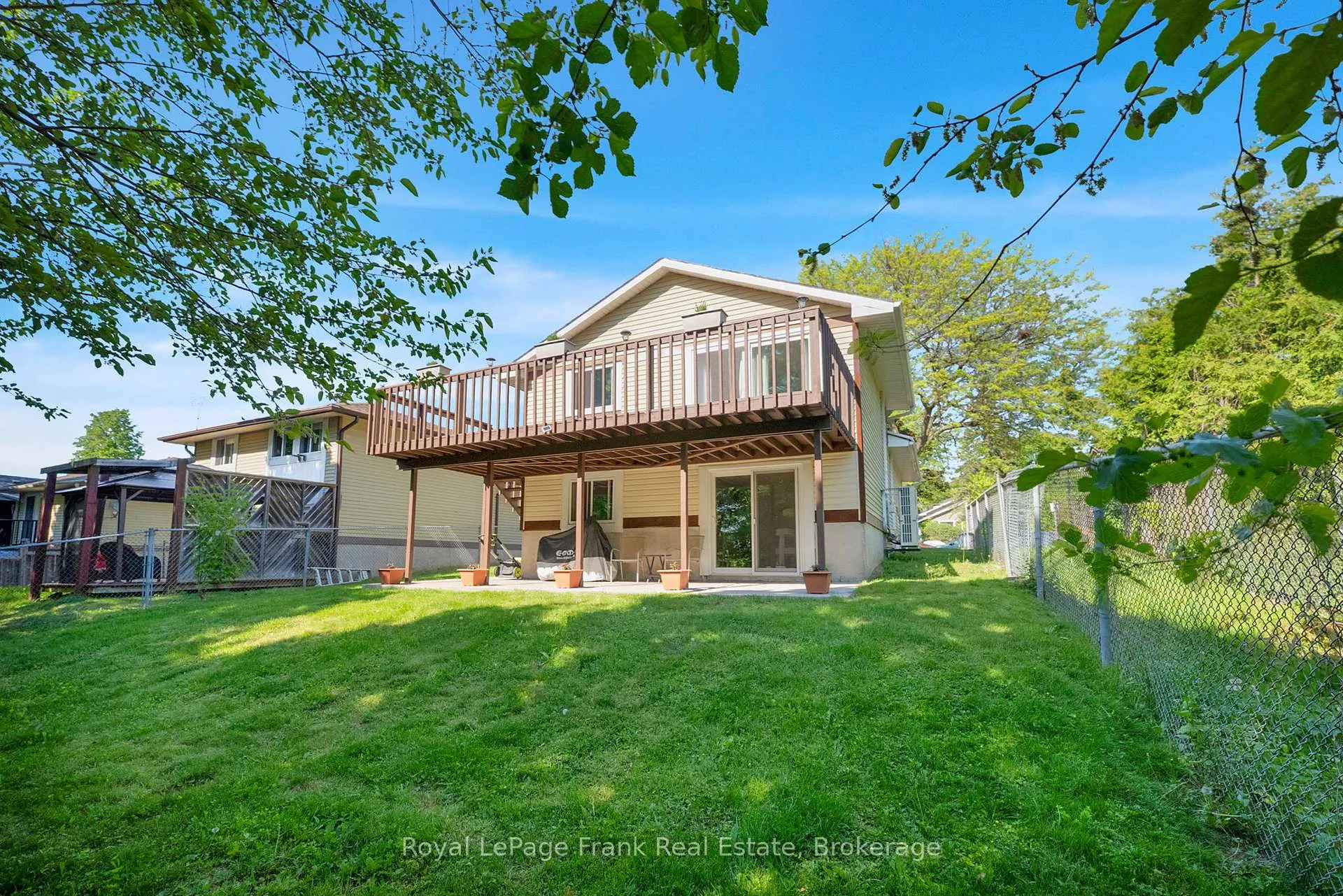 Photo 7 of 576 Annandale Street, Oshawa, Donevan — HOMEH