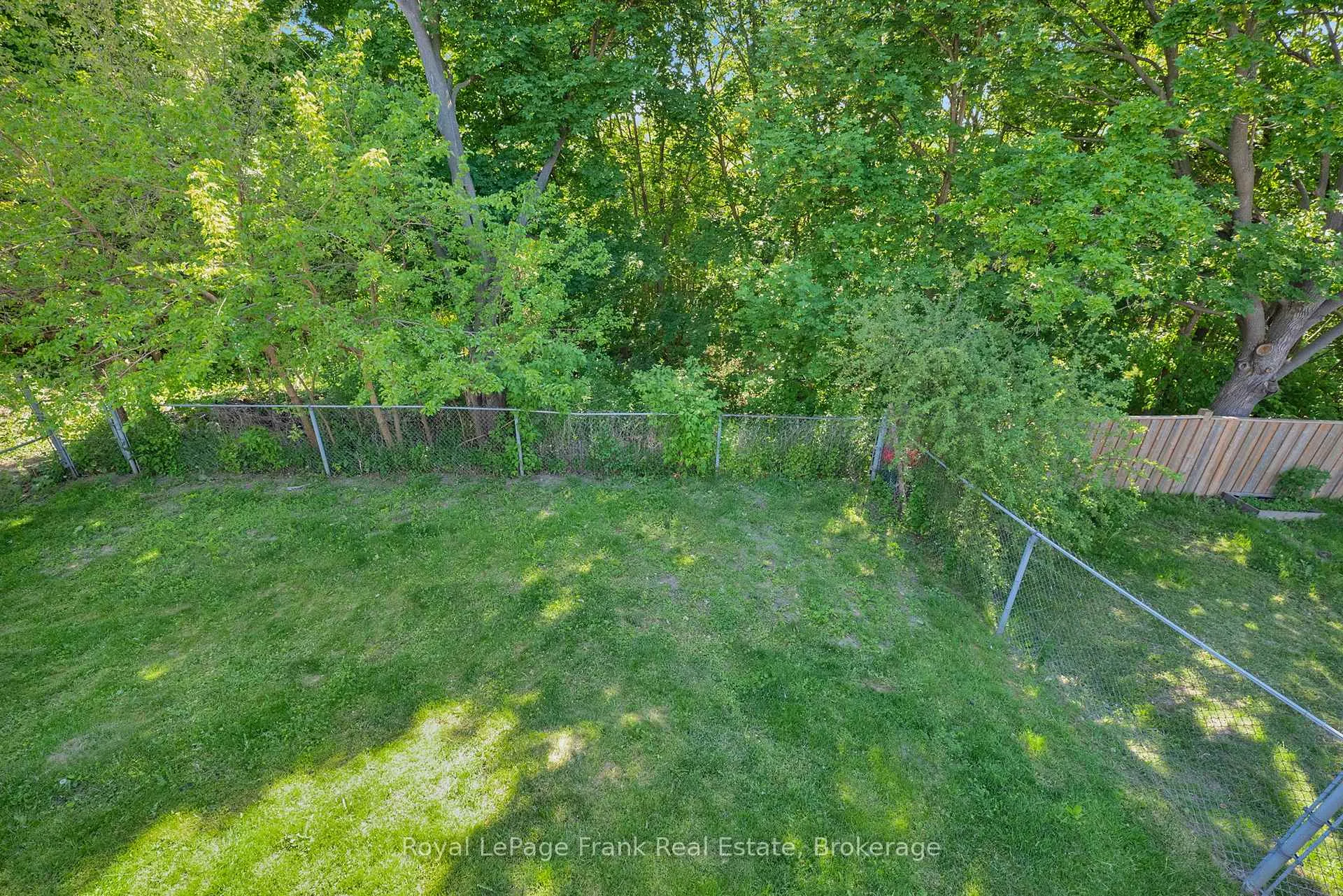 Photo 9 of 576 Annandale Street, Oshawa, Donevan — HOMEH