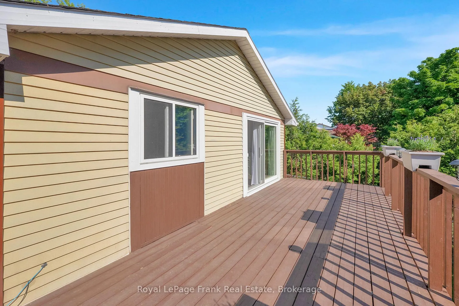 Photo 10 of 576 Annandale Street, Oshawa, Donevan — HOMEH