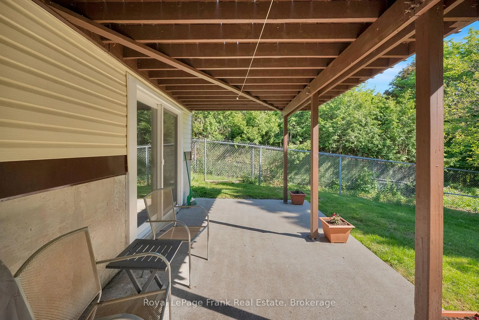 Photo 11 of 576 Annandale Street, Oshawa, Donevan — HOMEH