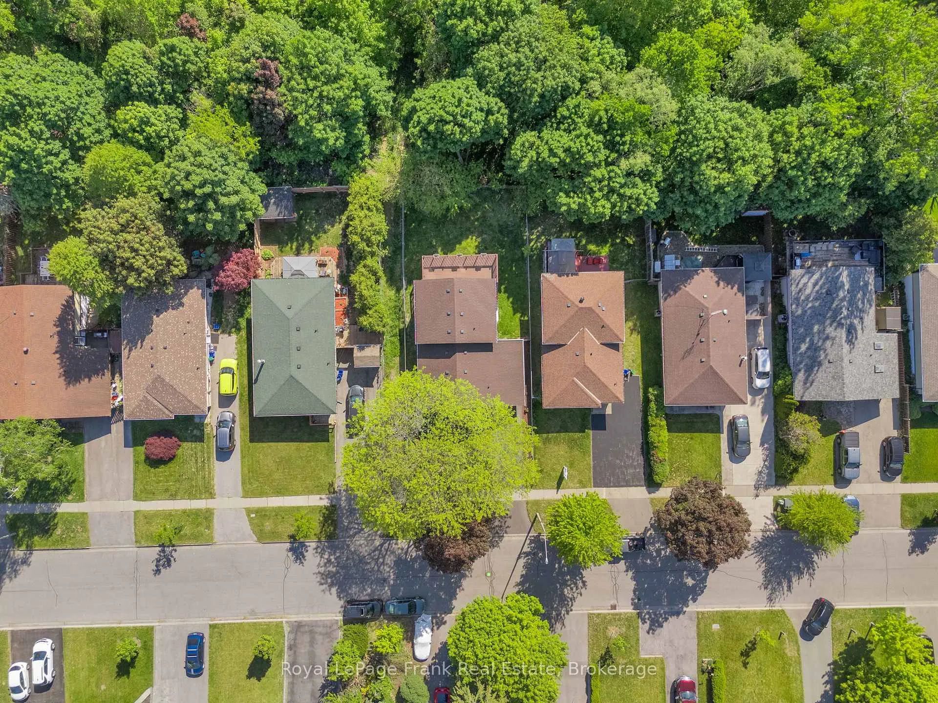 Photo 14 of 576 Annandale Street, Oshawa, Donevan — HOMEH