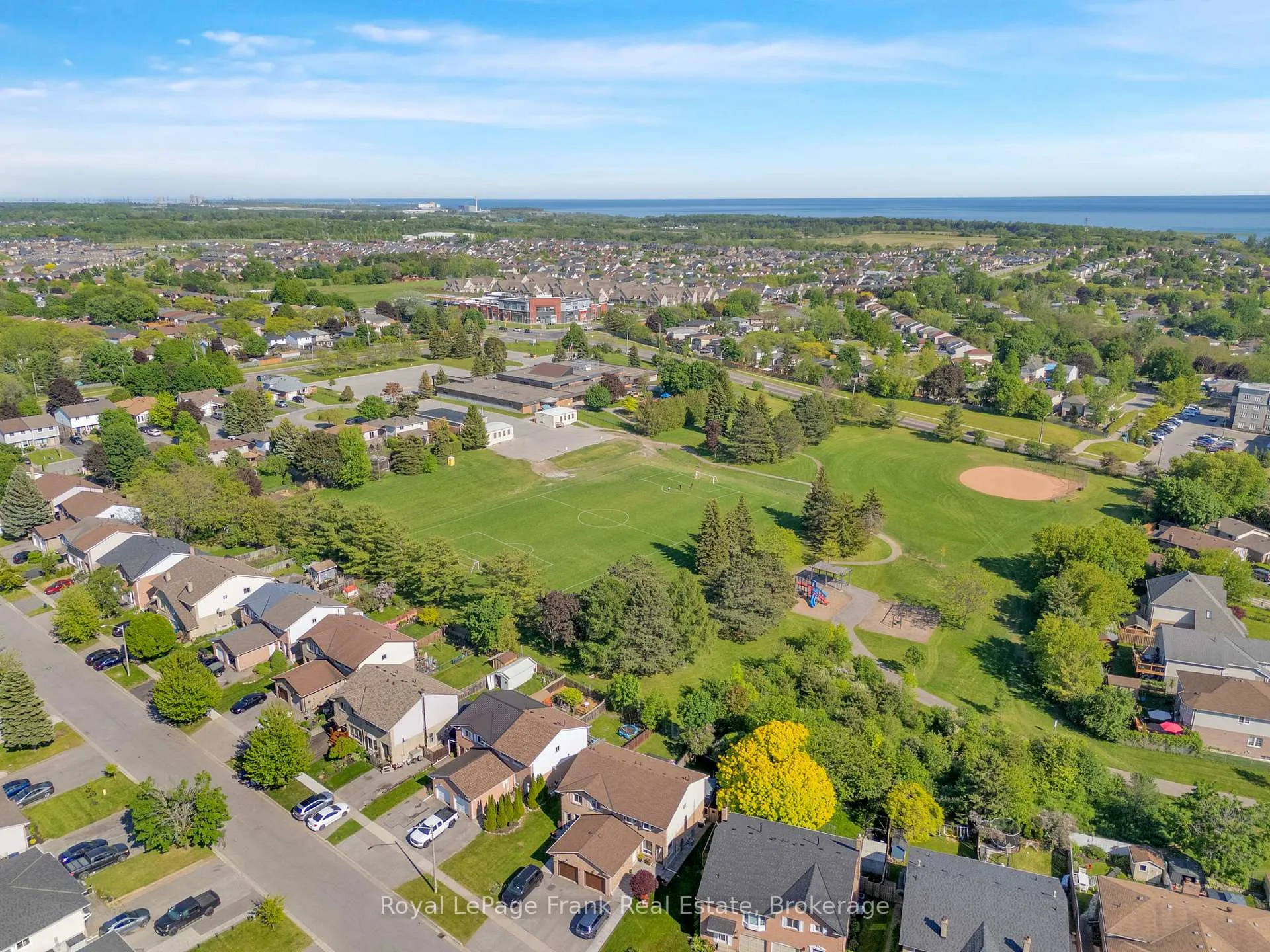 Photo 15 of 576 Annandale Street, Oshawa, Donevan — HOMEH