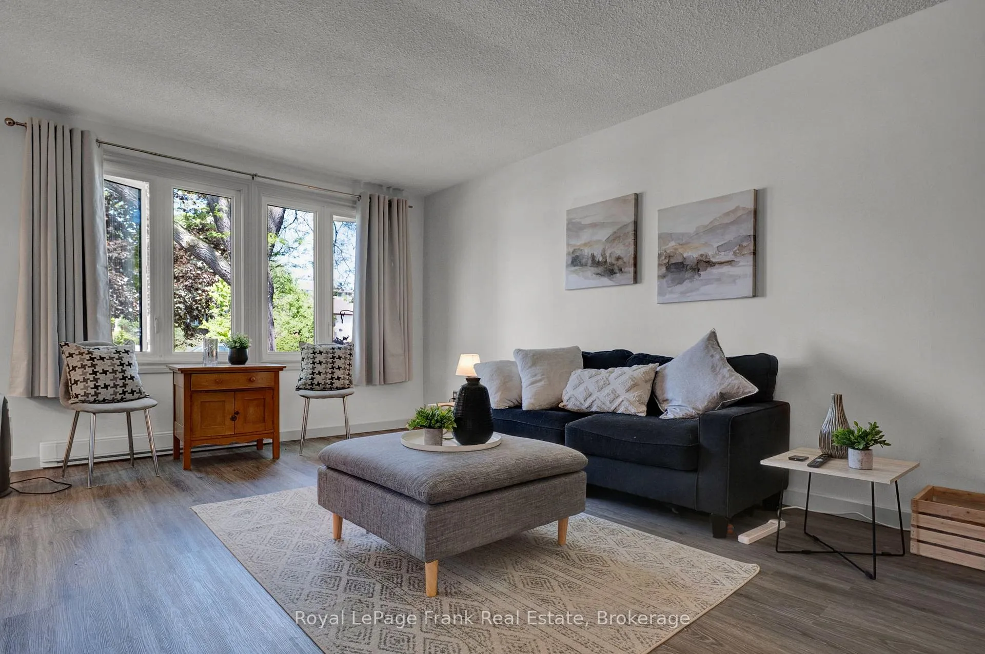 Photo 33 of 576 Annandale Street, Oshawa, Donevan — HOMEH