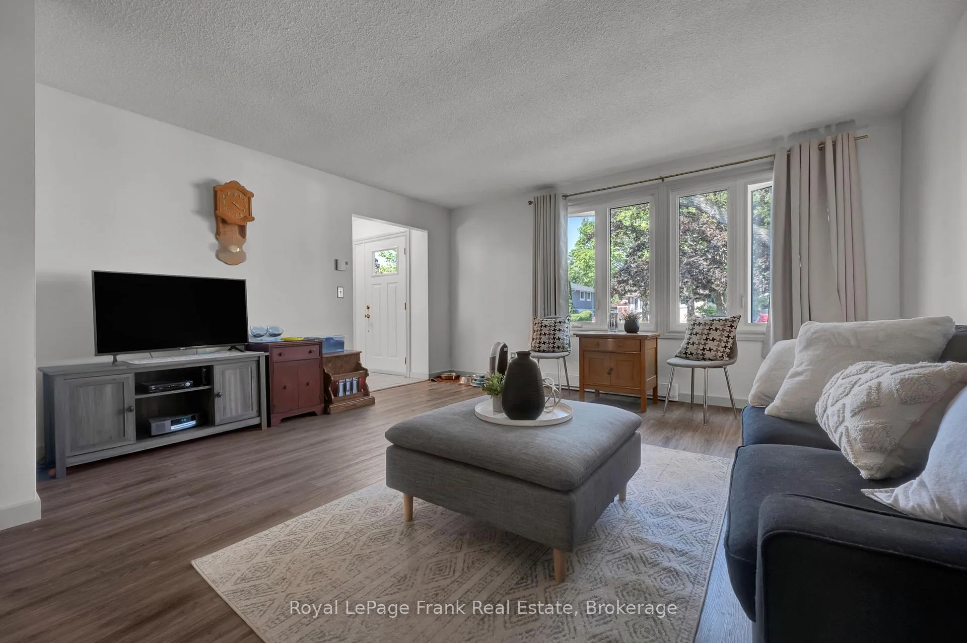 Photo 36 of 576 Annandale Street, Oshawa, Donevan — HOMEH