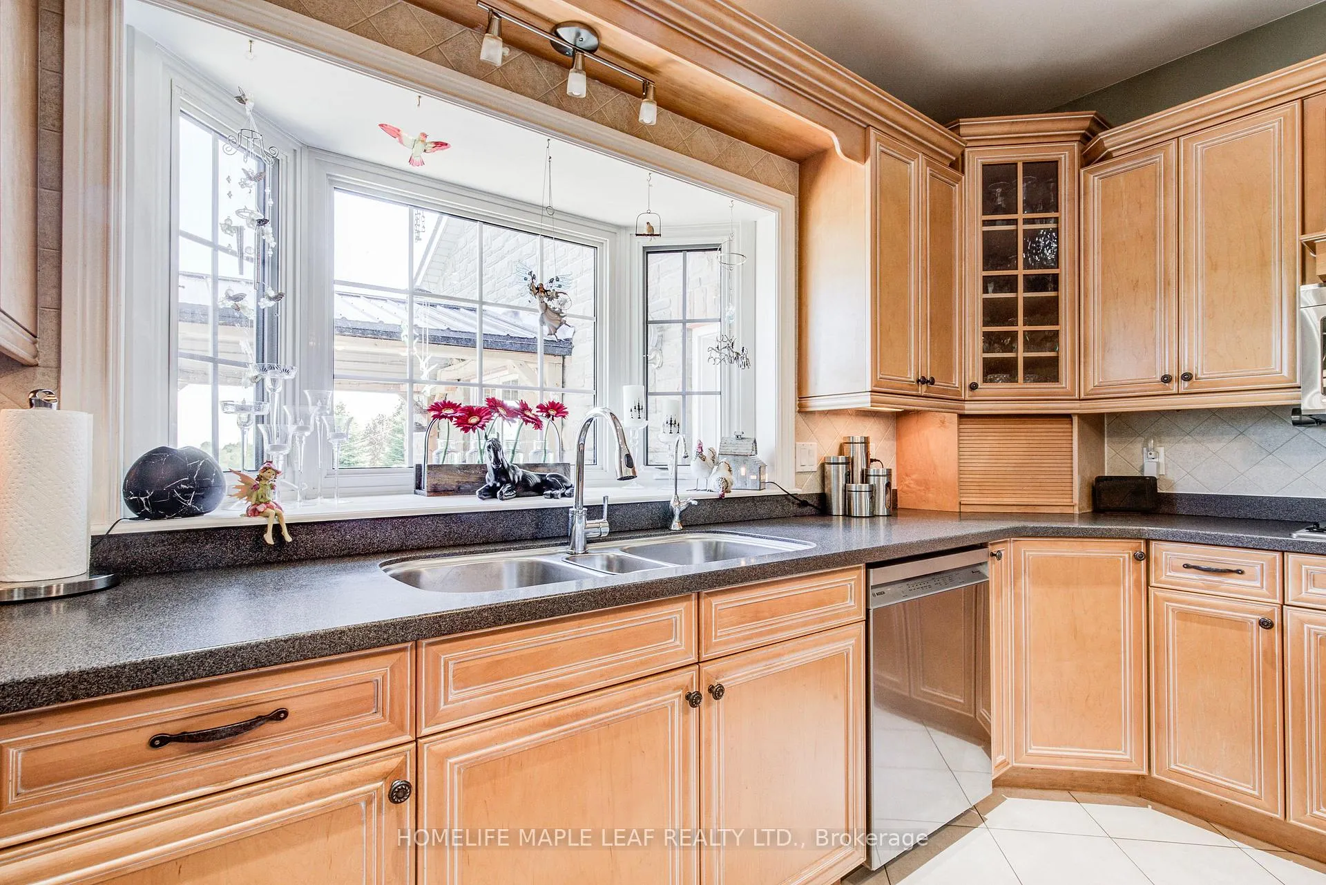 Photo 17 of 473429 County Road 11, Amaranth, Rural Amaranth — HOMEH