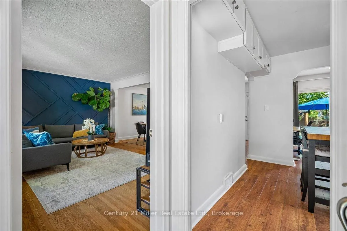 Photo 3 of 1583 Blanefield Road, Mississauga, Mineola — HOMEH