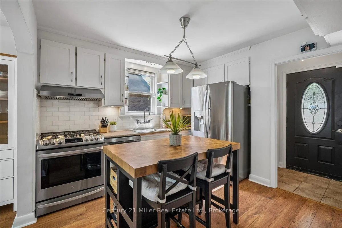 Photo 5 of 1583 Blanefield Road, Mississauga, Mineola — HOMEH