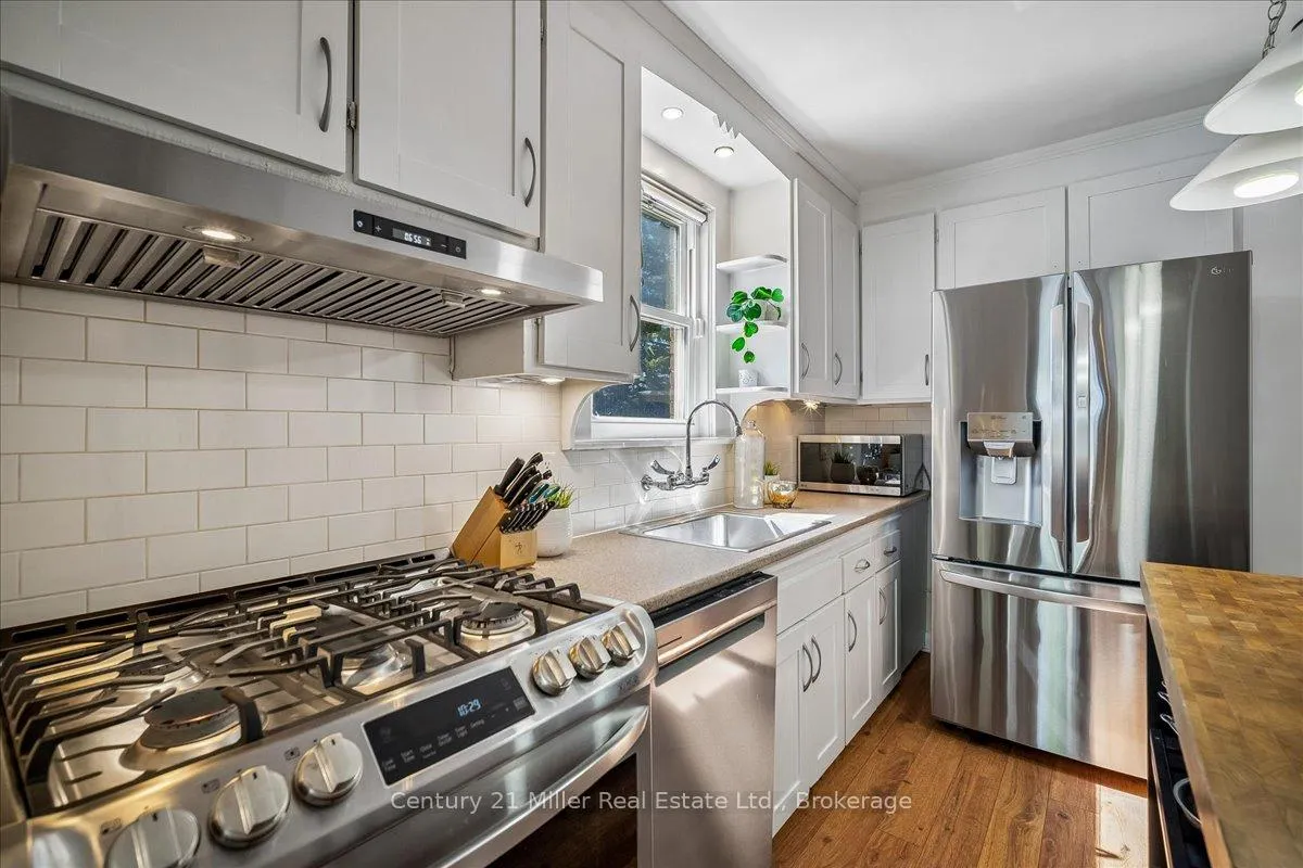 Photo 8 of 1583 Blanefield Road, Mississauga, Mineola — HOMEH