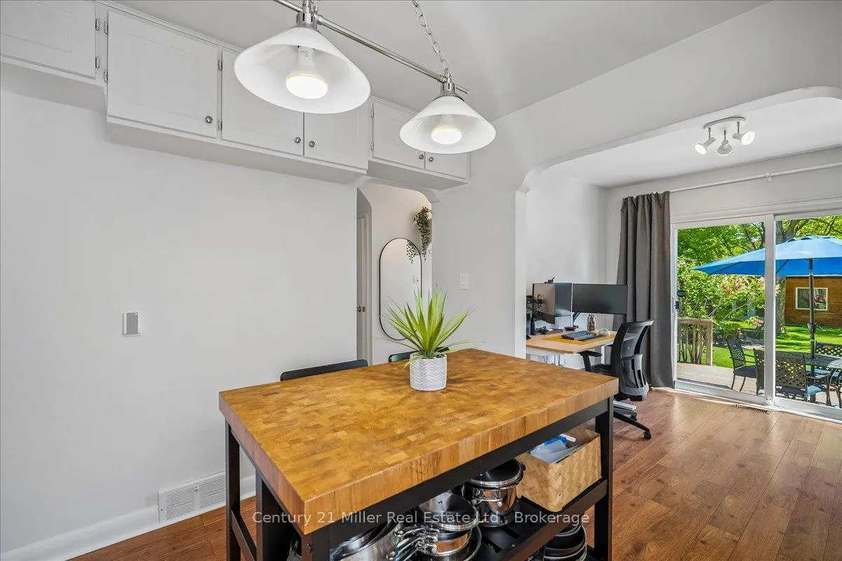 Photo 9 of 1583 Blanefield Road, Mississauga, Mineola — HOMEH
