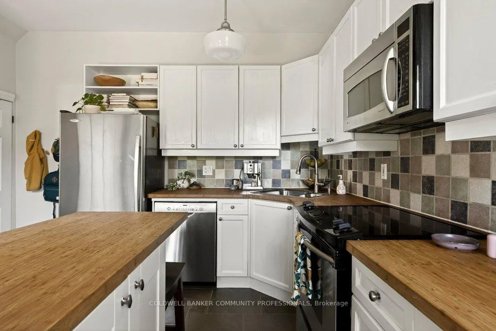 Photo 11 of 394 Bay Street N, Hamilton, North End — HOMEH