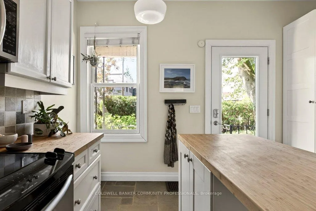 Photo 17 of 394 Bay Street N, Hamilton, North End — HOMEH