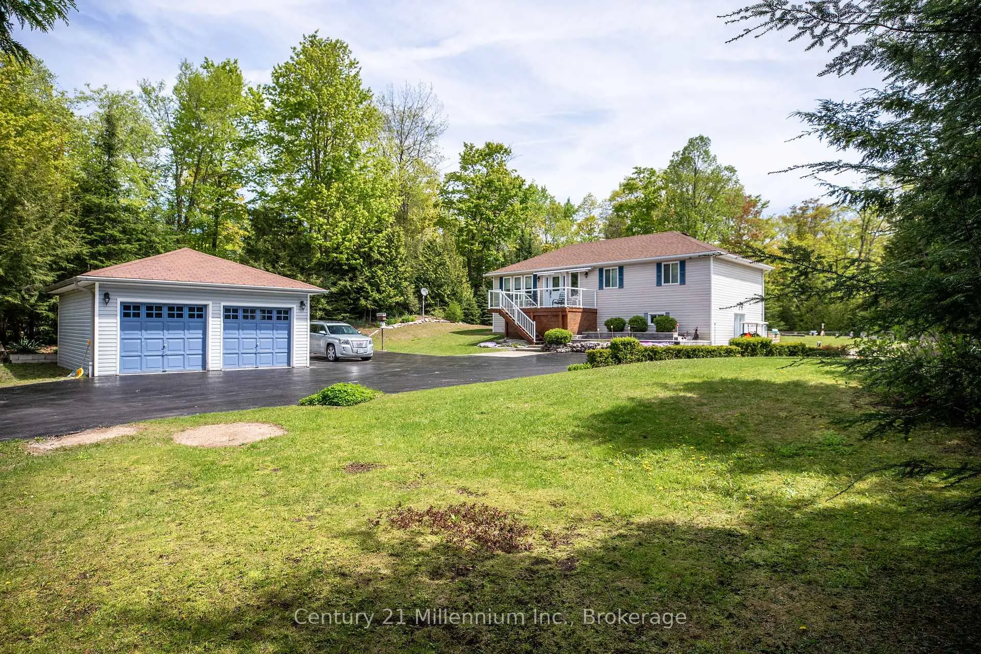 Front of 31 Hemlock Road