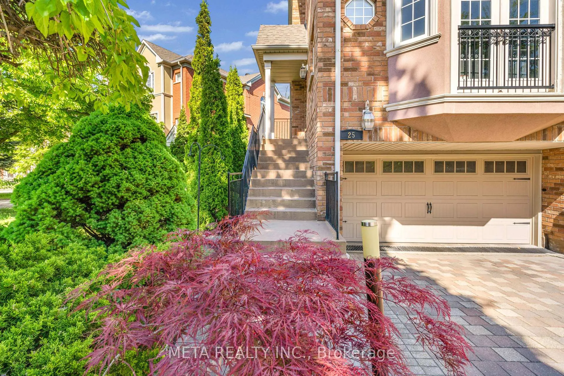 Photo 3 of 25 Crispin Court, Markham, Buttonville — HOMEH