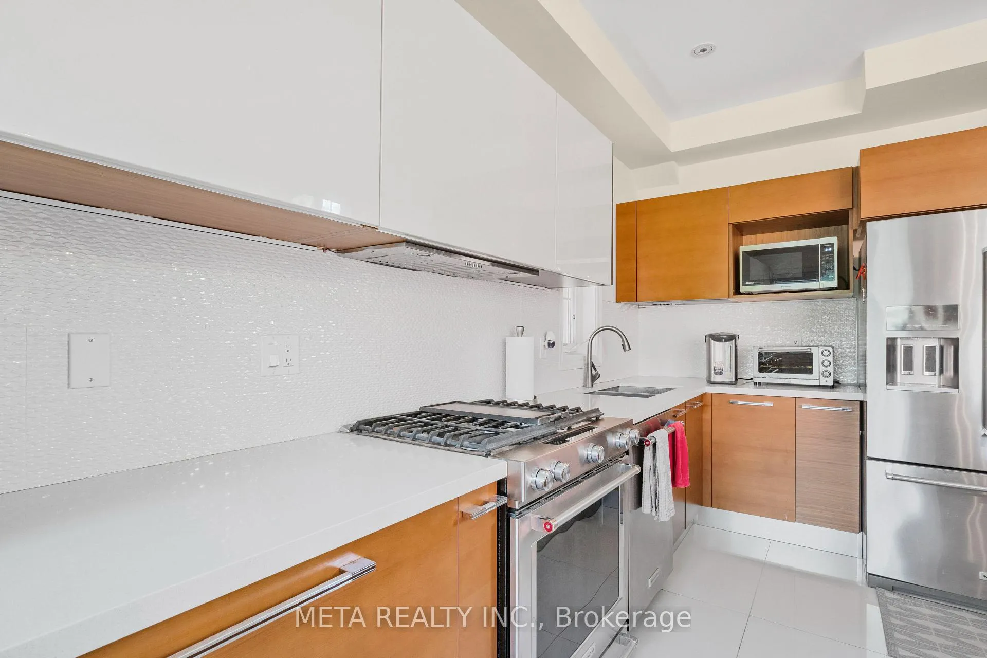 Photo 13 of 25 Crispin Court, Markham, Buttonville — HOMEH