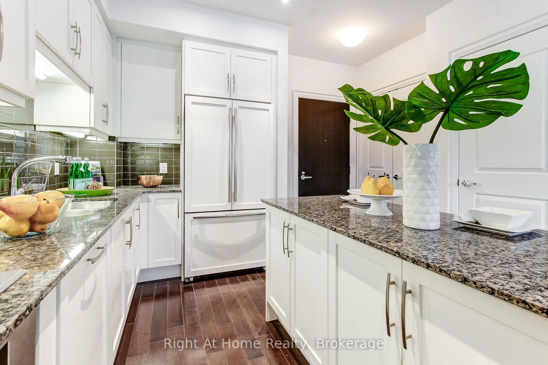 Photo 7 of Unit 201, 11 Bronte Road, Oakville, Bronte — HOMEH