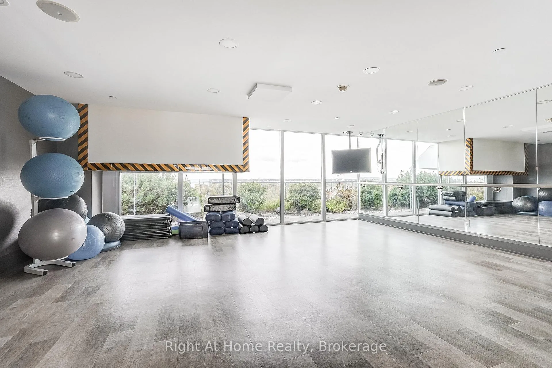 Photo 29 of Unit 201, 11 Bronte Road, Oakville, Bronte — HOMEH