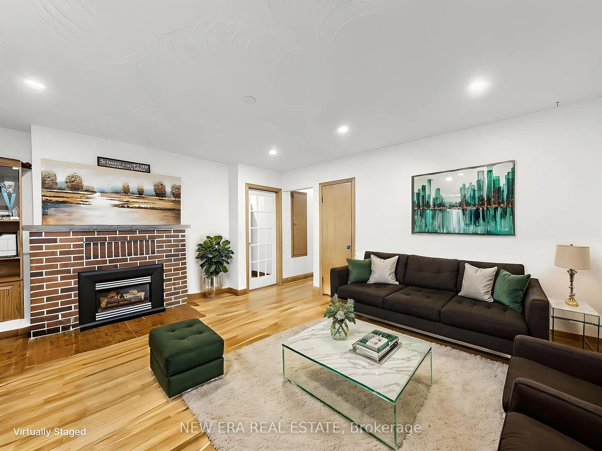 Photo 2 of 48 Christopher Drive, Cambridge, Christopher-Champlain — HOMEH