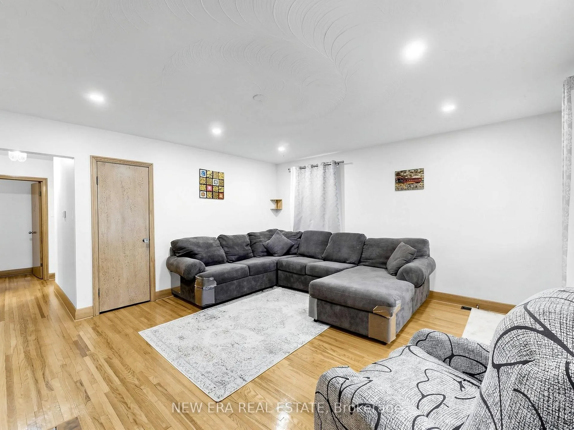 Photo 10 of 48 Christopher Drive, Cambridge, Christopher-Champlain — HOMEH