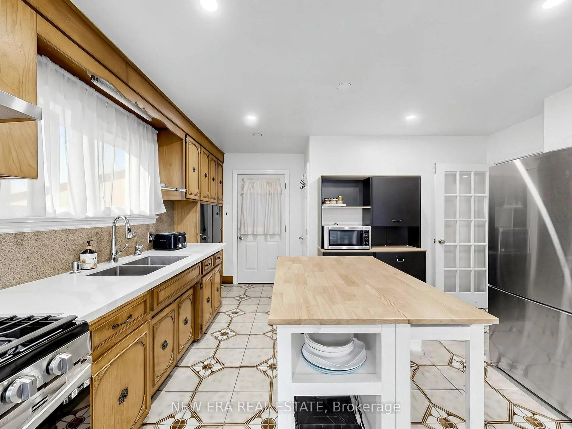 Photo 16 of 48 Christopher Drive, Cambridge, Christopher-Champlain — HOMEH