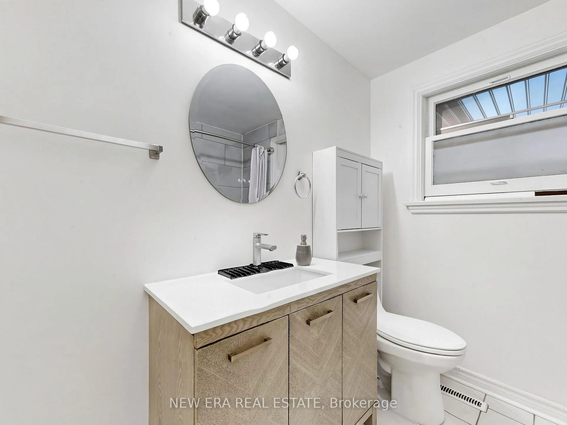 Photo 32 of 48 Christopher Drive, Cambridge, Christopher-Champlain — HOMEH