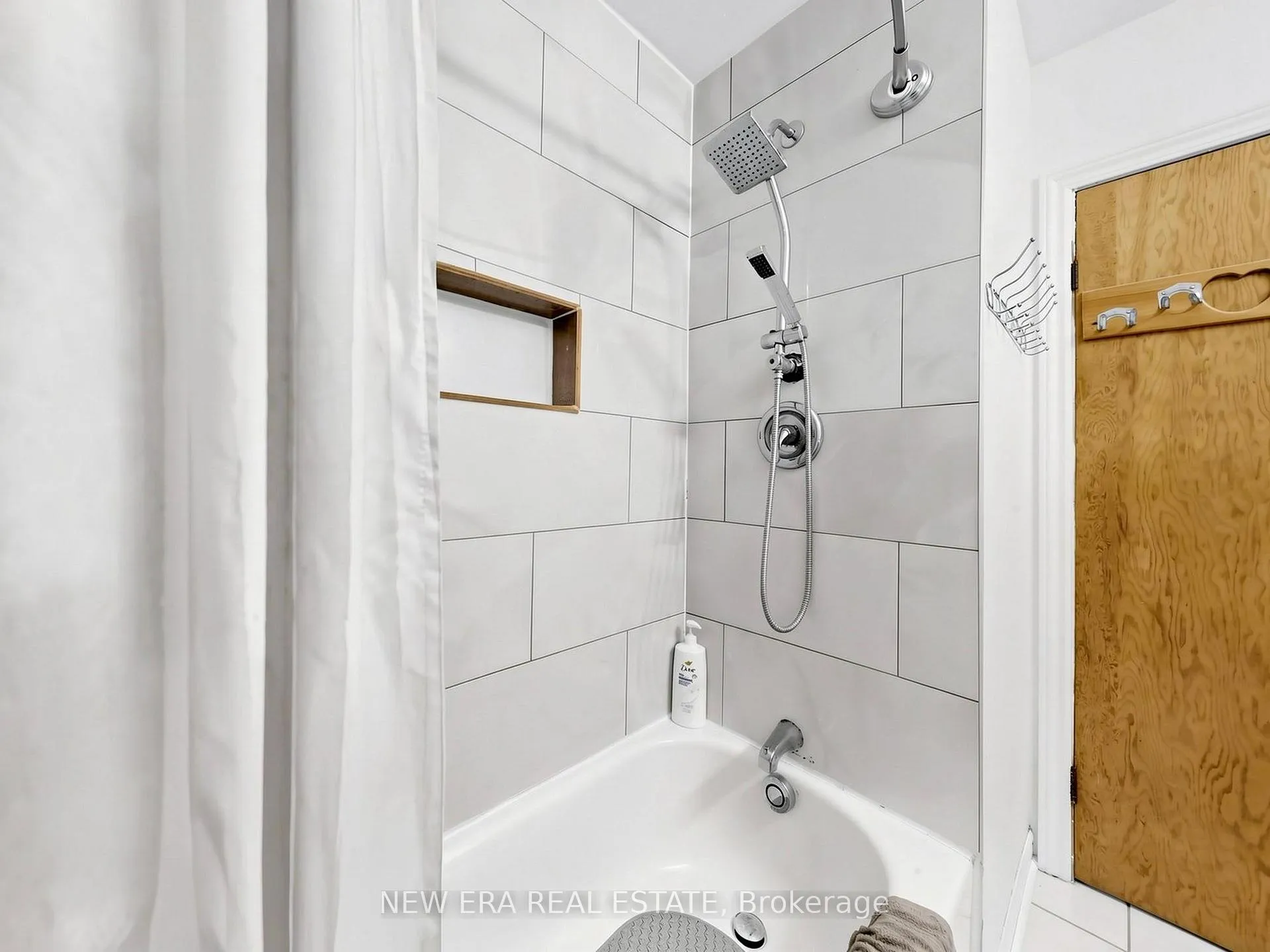 Photo 34 of 48 Christopher Drive, Cambridge, Christopher-Champlain — HOMEH