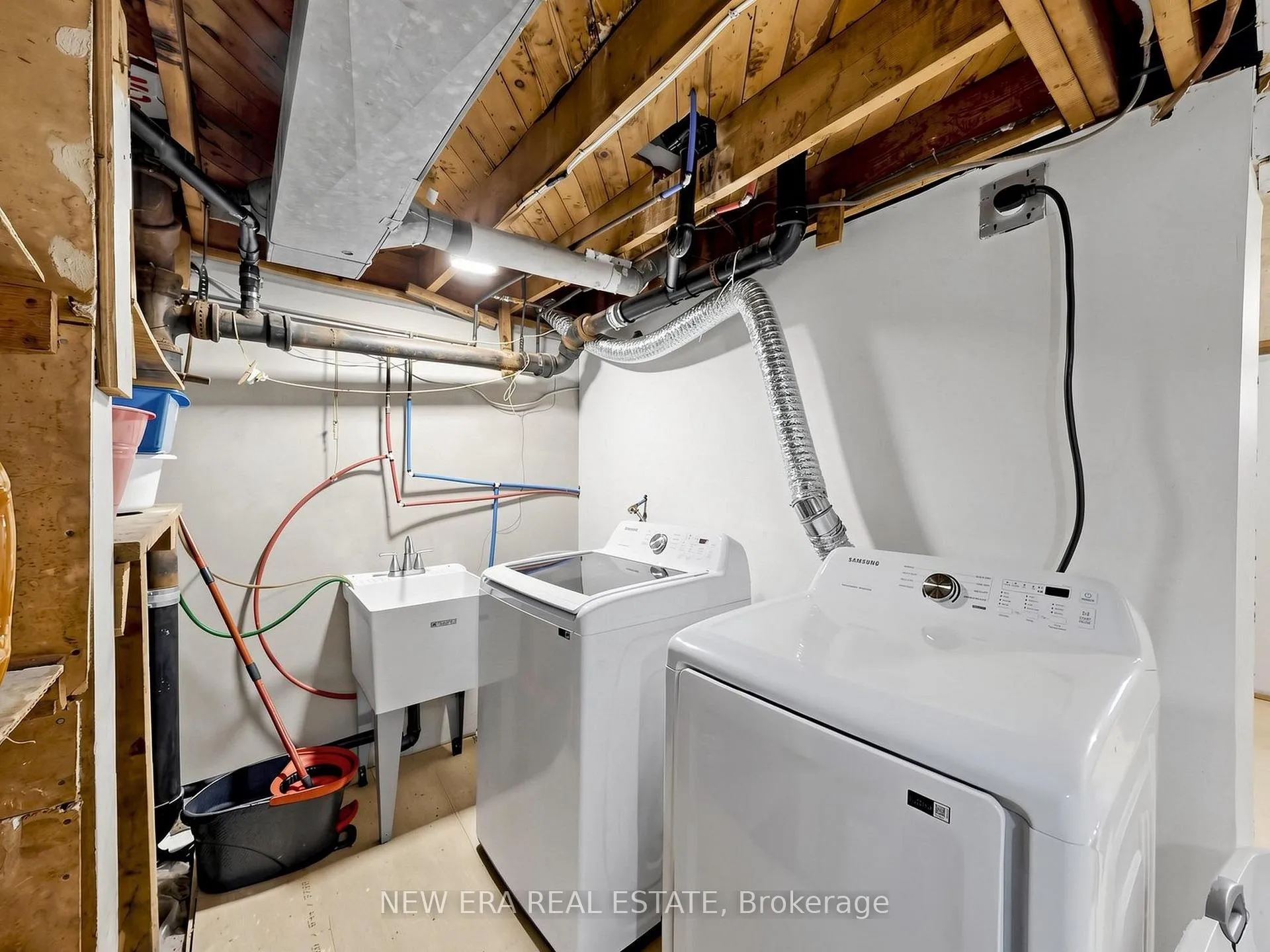 Photo 42 of 48 Christopher Drive, Cambridge, Christopher-Champlain — HOMEH
