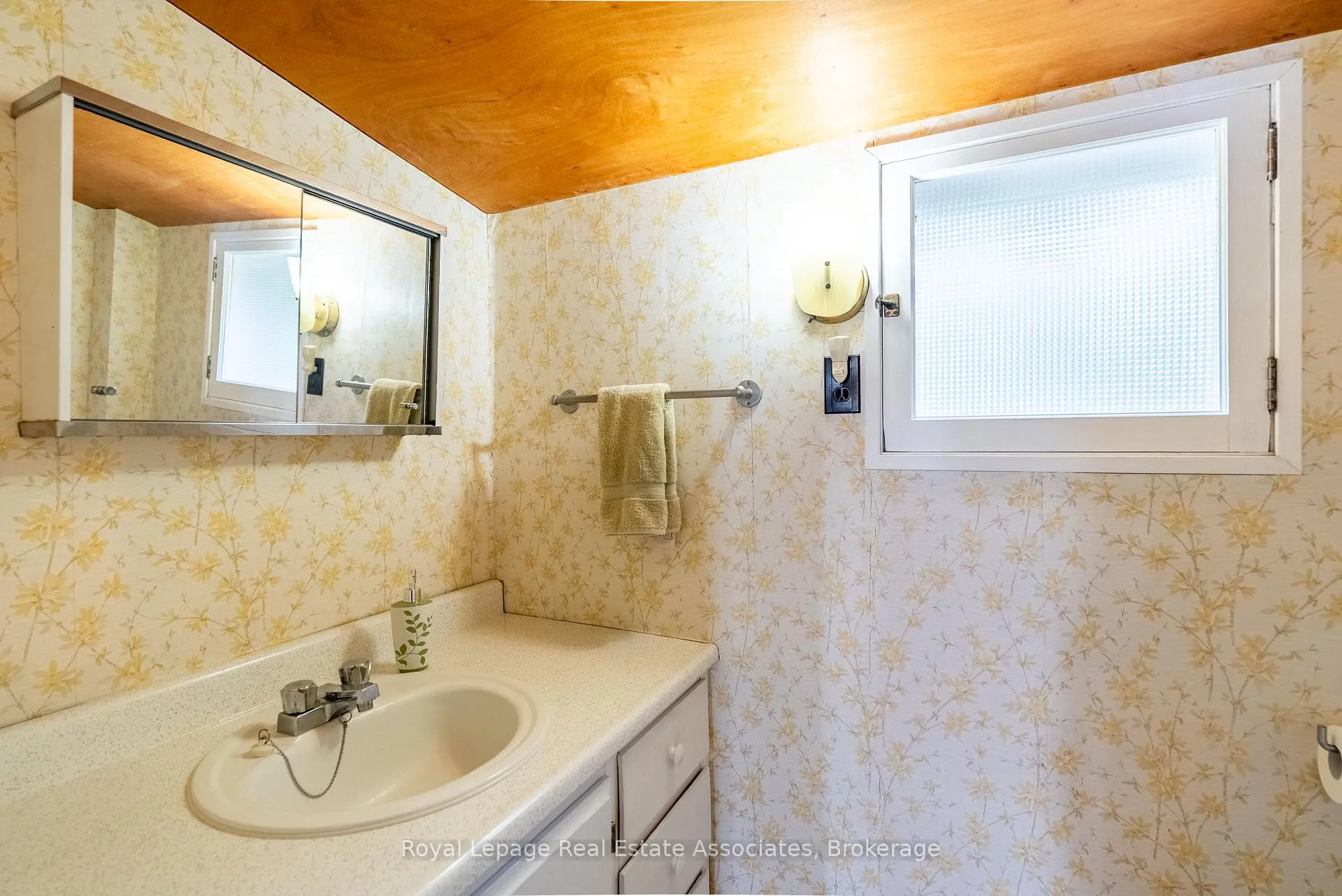 Photo 24 of 243 Beach Lane, Wollaston — HOMEH