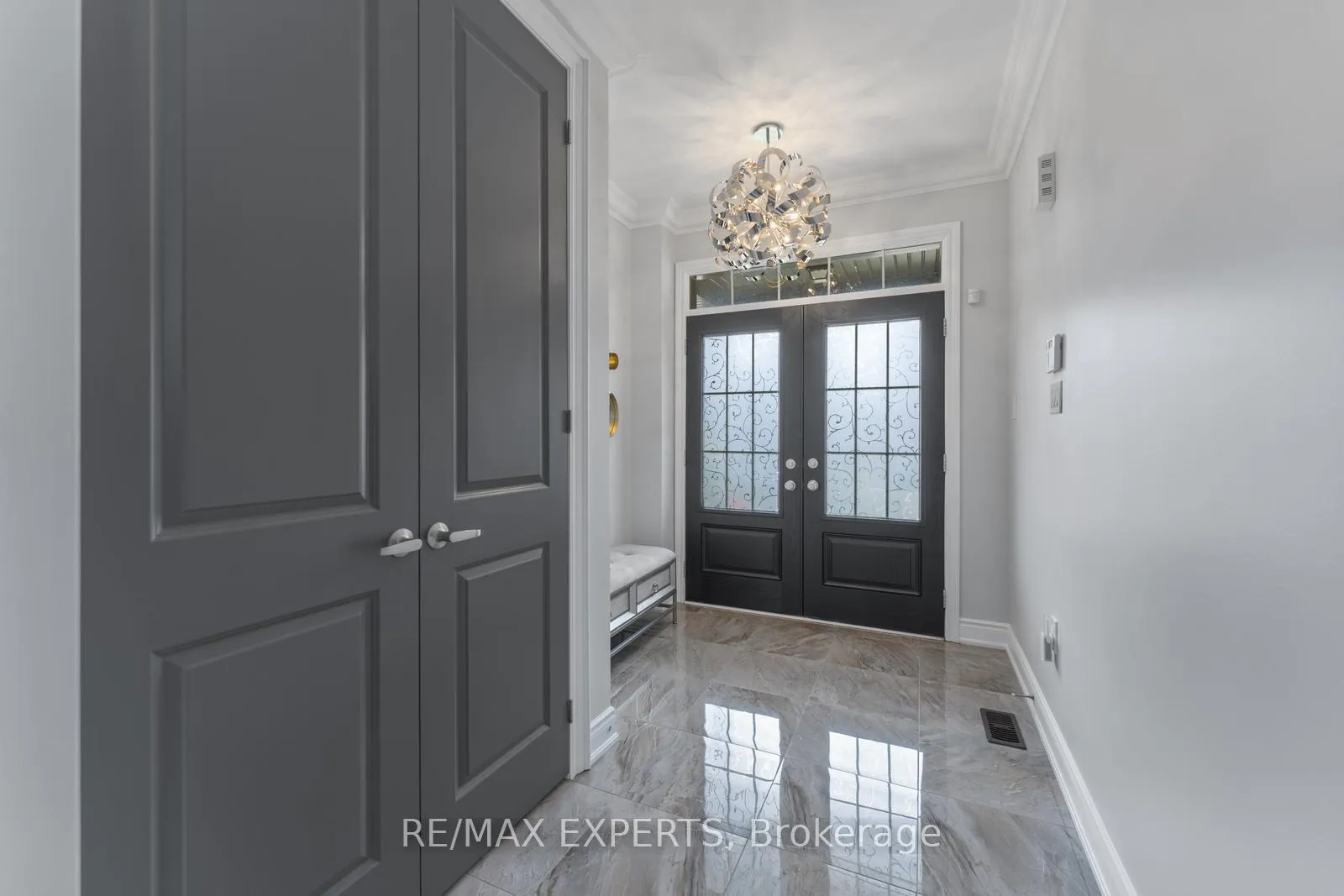 Photo 5 of 30 Zenith Avenue, Vaughan, Kleinburg — HOMEH