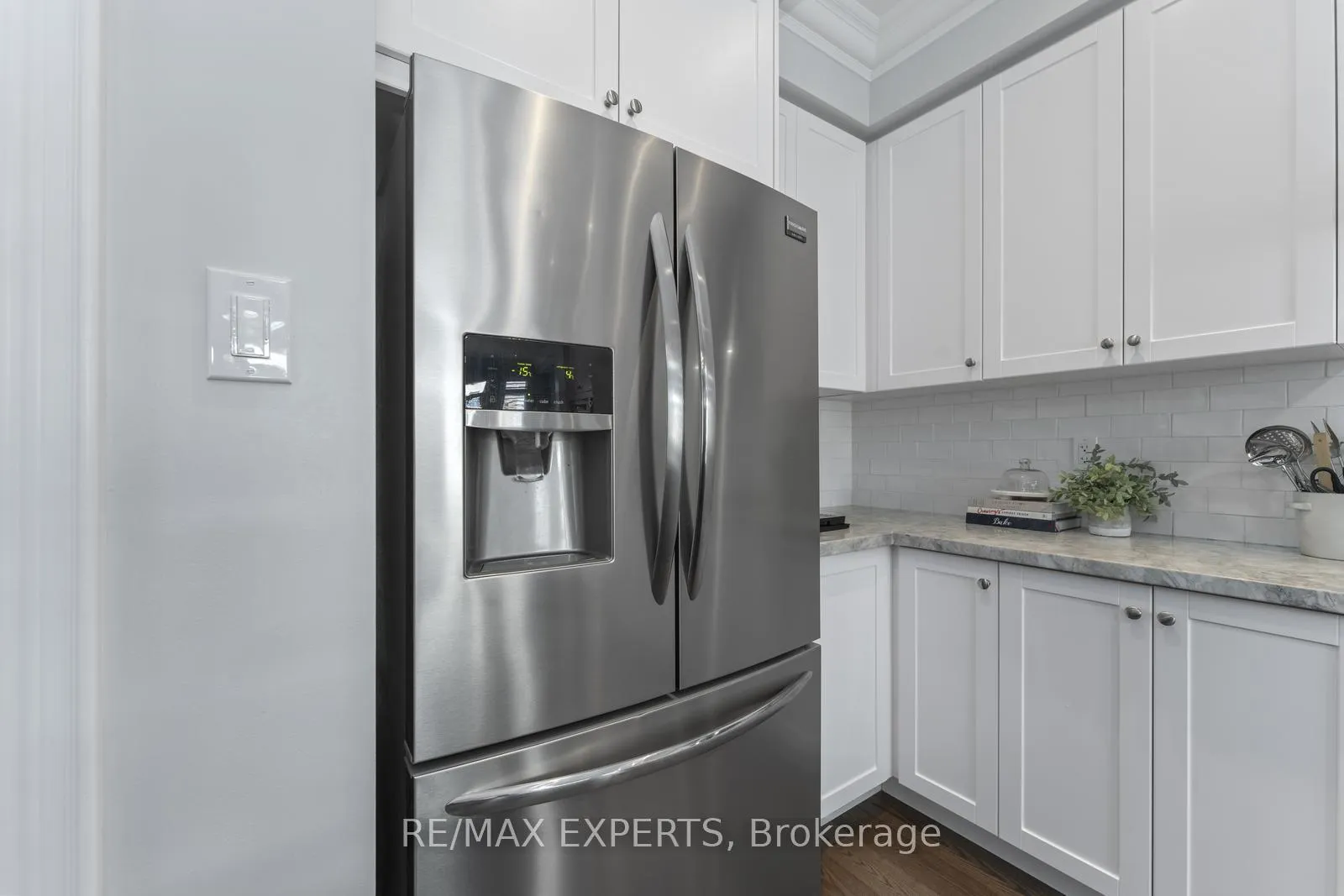 Photo 15 of 30 Zenith Avenue, Vaughan, Kleinburg — HOMEH