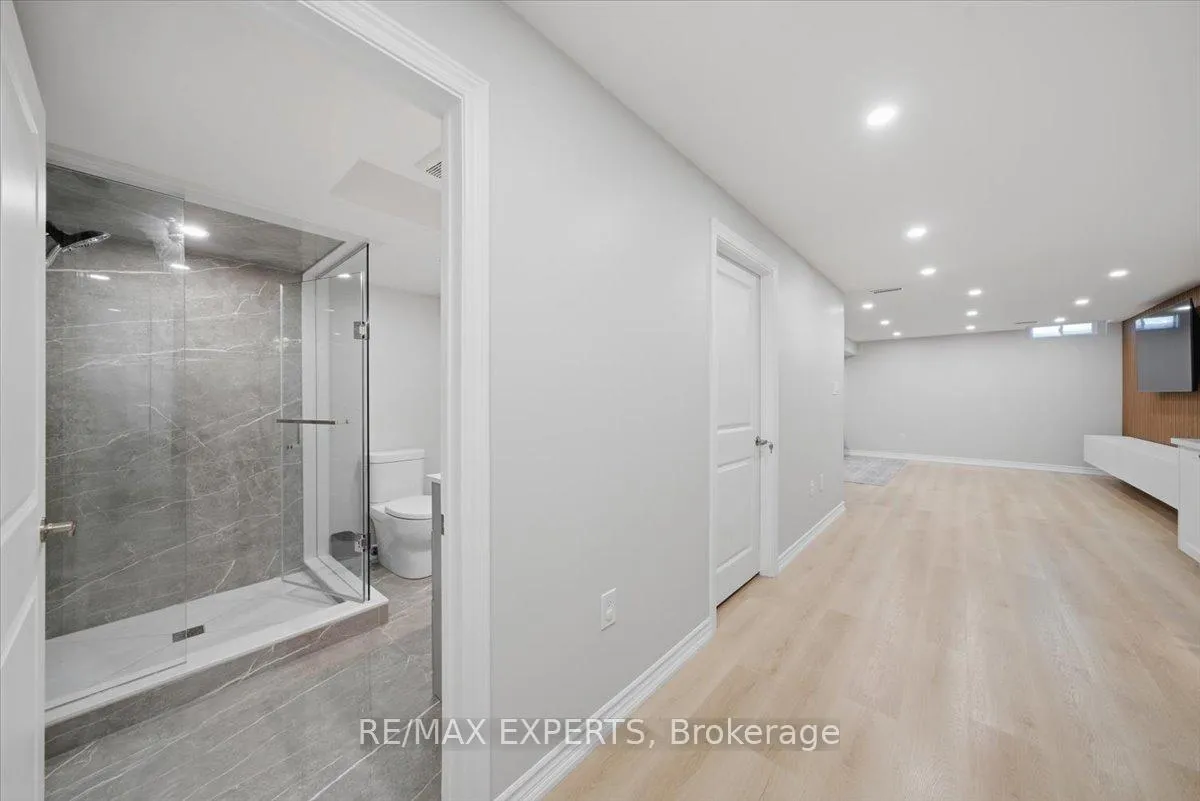 Photo 35 of 30 Zenith Avenue, Vaughan, Kleinburg — HOMEH