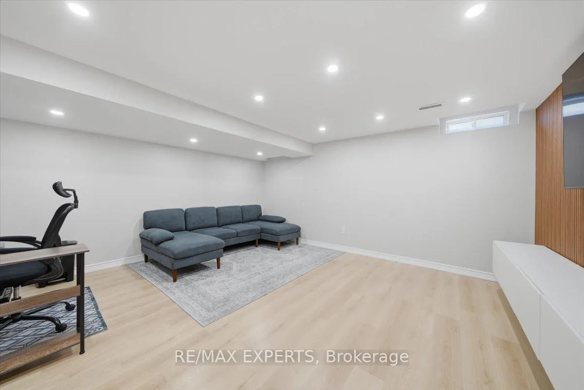 Photo 42 of 30 Zenith Avenue, Vaughan, Kleinburg — HOMEH