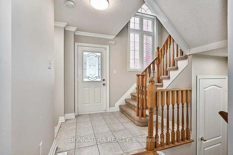 Photo 3 of 2399 Newcastle Crescent, Oakville, West Oak Trails — HOMEH