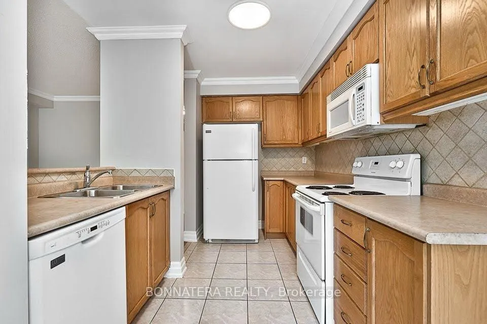 Photo 6 of 2399 Newcastle Crescent, Oakville, West Oak Trails — HOMEH
