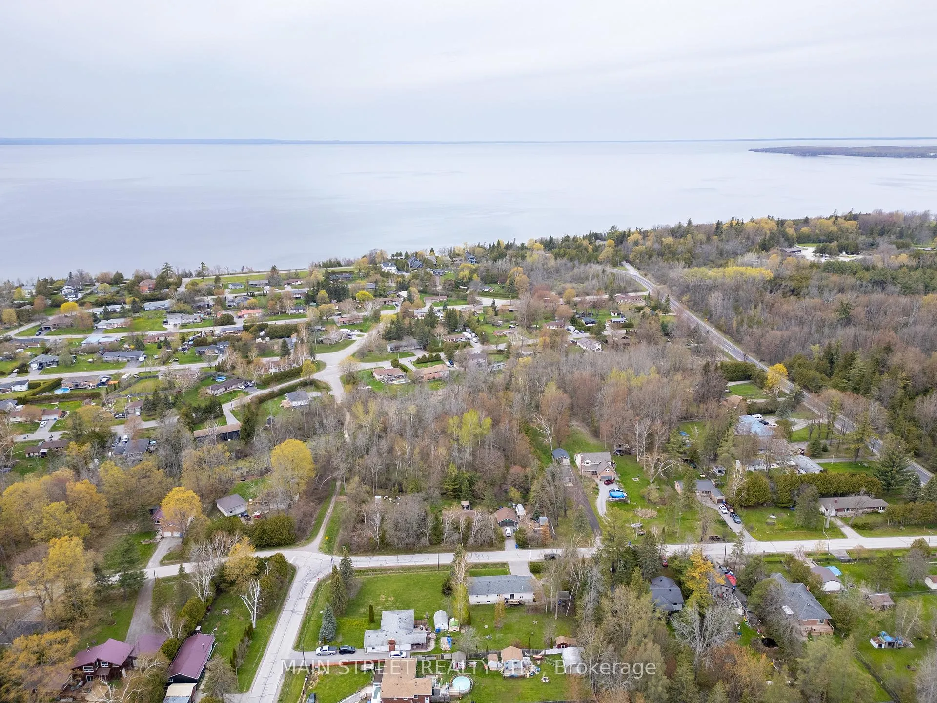 Photo 17 of 41 Bedford Road, Georgina, Sutton & Jackson's Point — HOMEH