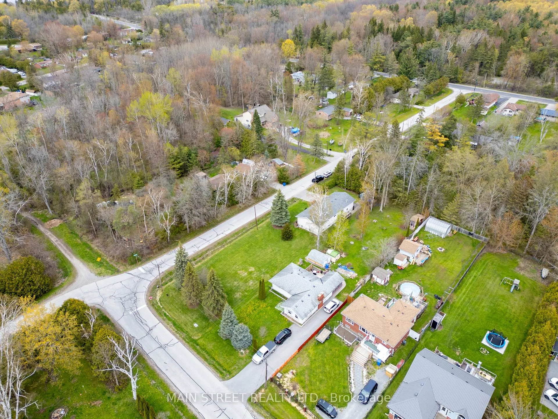 Photo 18 of 41 Bedford Road, Georgina, Sutton & Jackson's Point — HOMEH