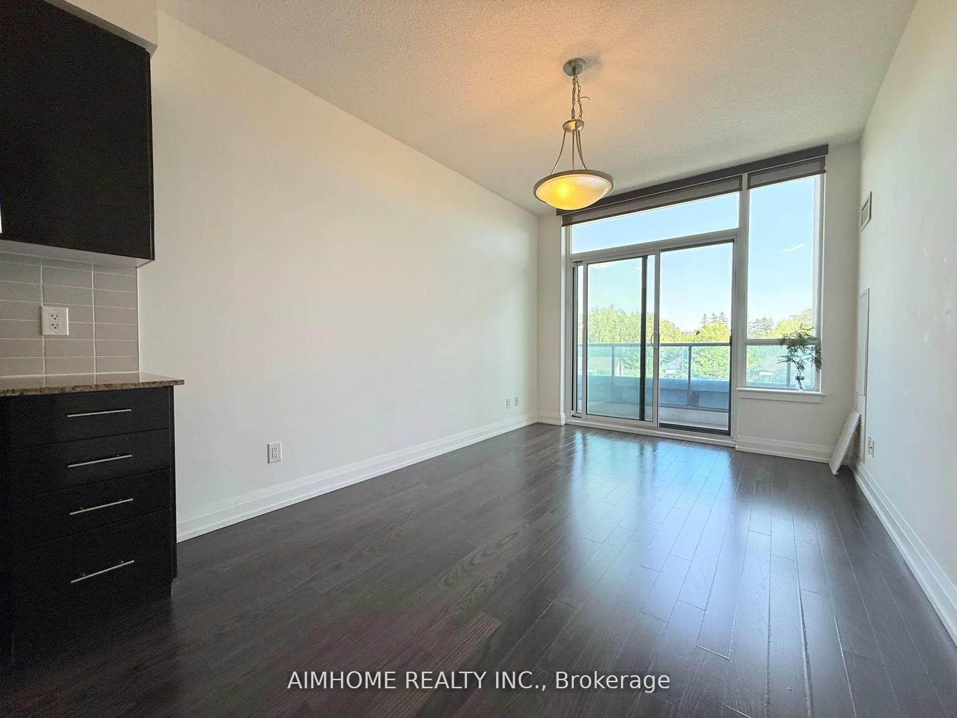 Photo 7 of Unit 319, 7165 Yonge Street, Markham, Grandview — HOMEH