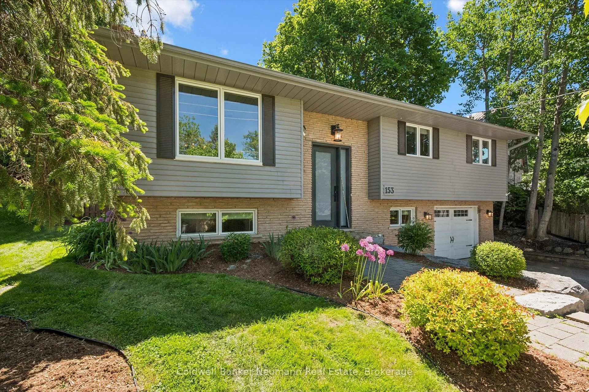 Photo 1 of 153 Harris Street, Guelph/Eramosa, Rockwood — HOMEH