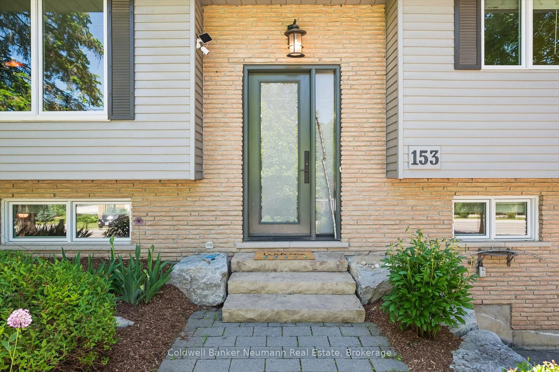 Photo 2 of 153 Harris Street, Guelph/Eramosa, Rockwood — HOMEH