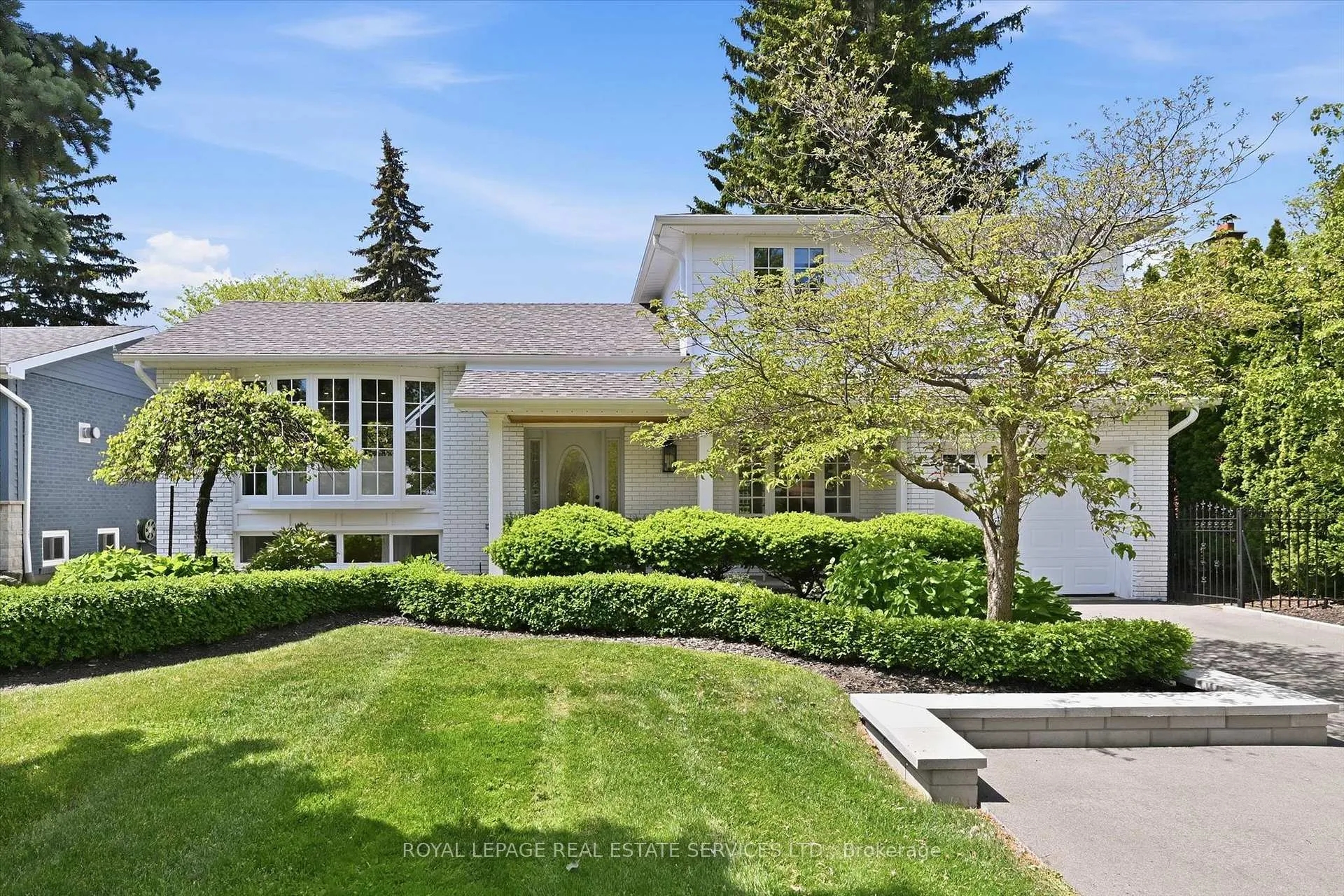 Photo 1 of 194 Solingate Drive, Oakville, Bronte — HOMEH