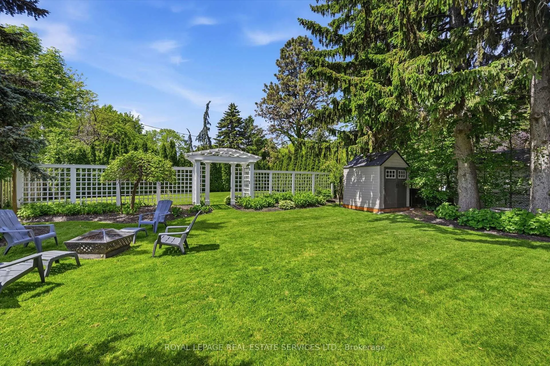 Photo 3 of 194 Solingate Drive, Oakville, Bronte — HOMEH
