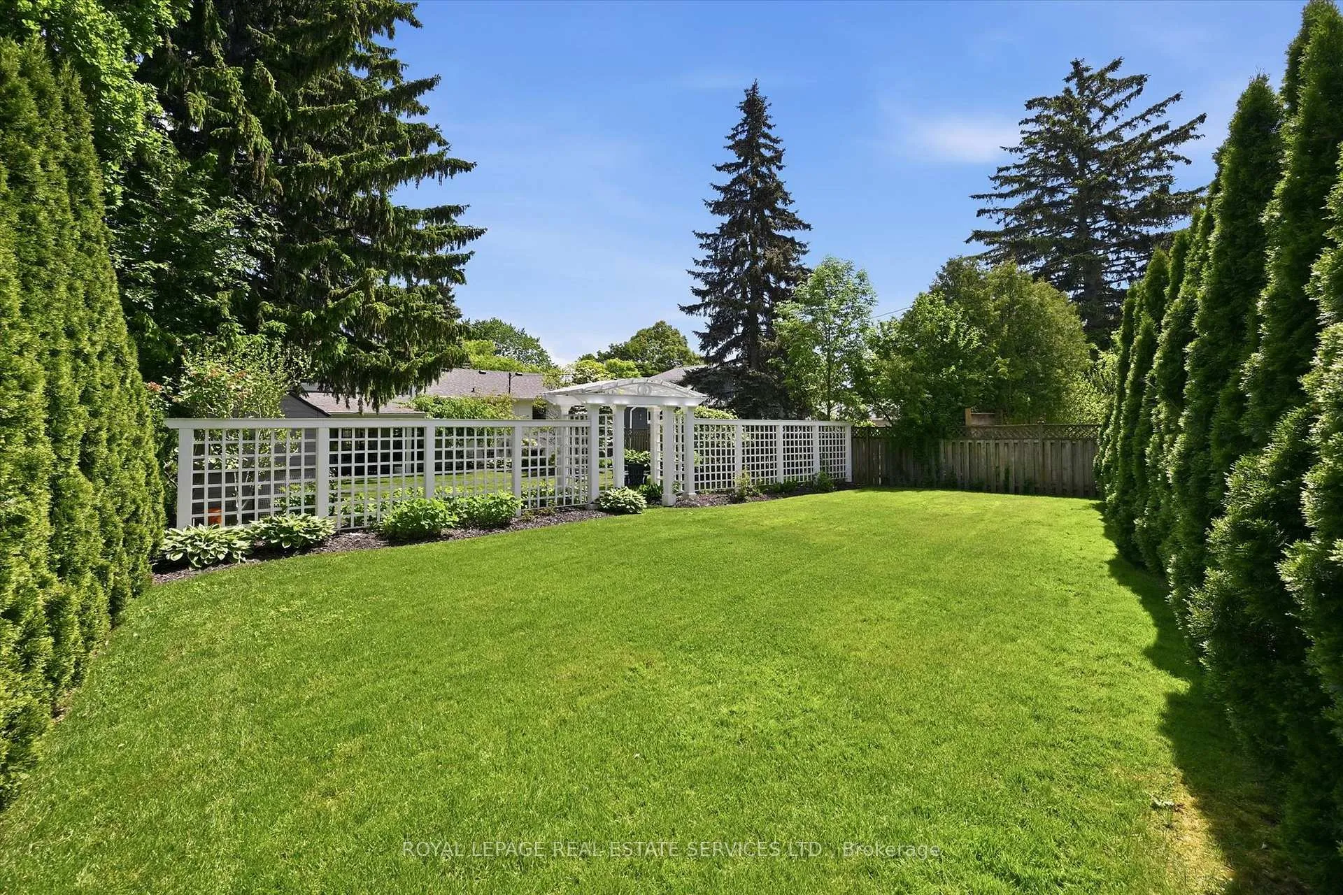 Photo 4 of 194 Solingate Drive, Oakville, Bronte — HOMEH