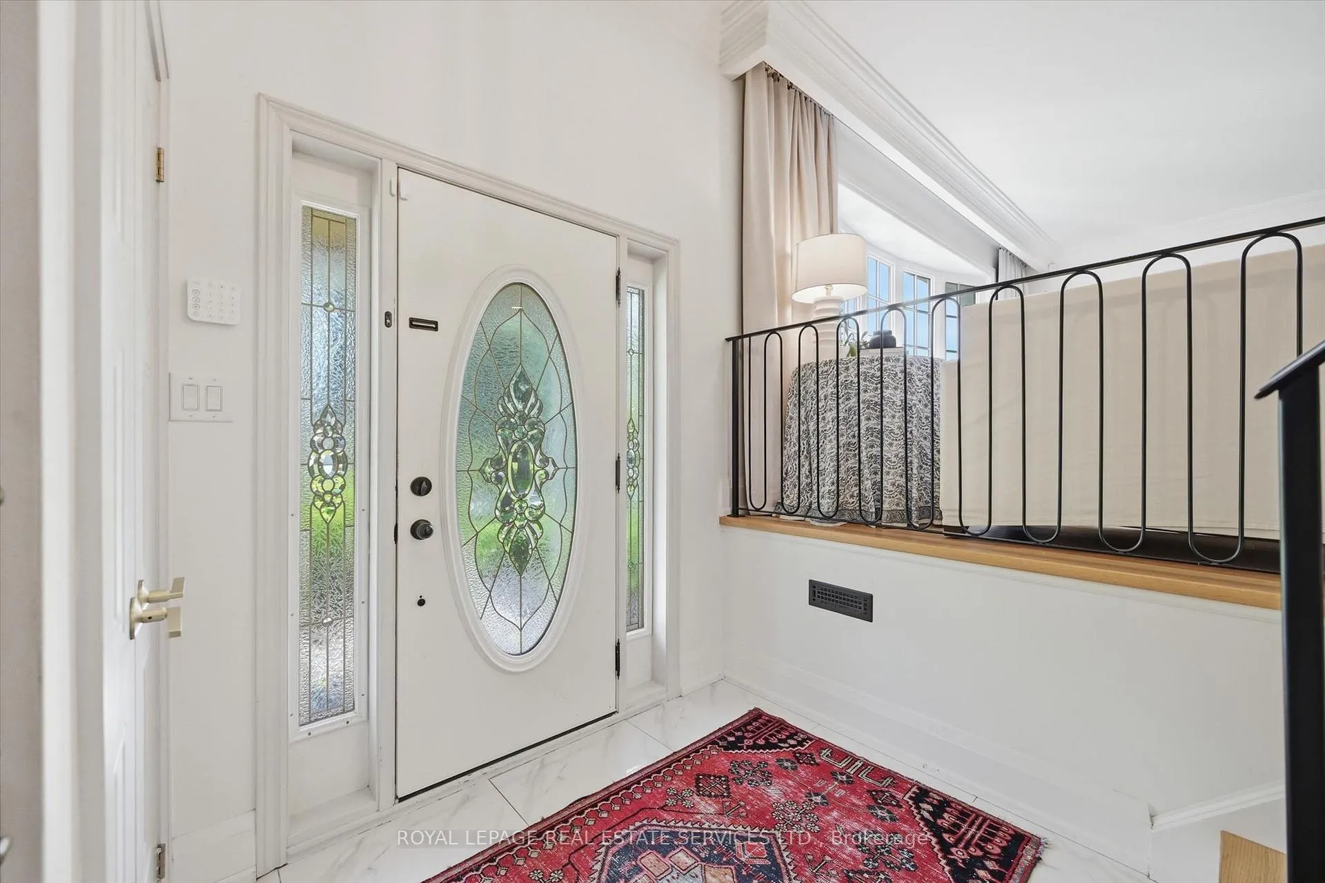 Photo 9 of 194 Solingate Drive, Oakville, Bronte — HOMEH