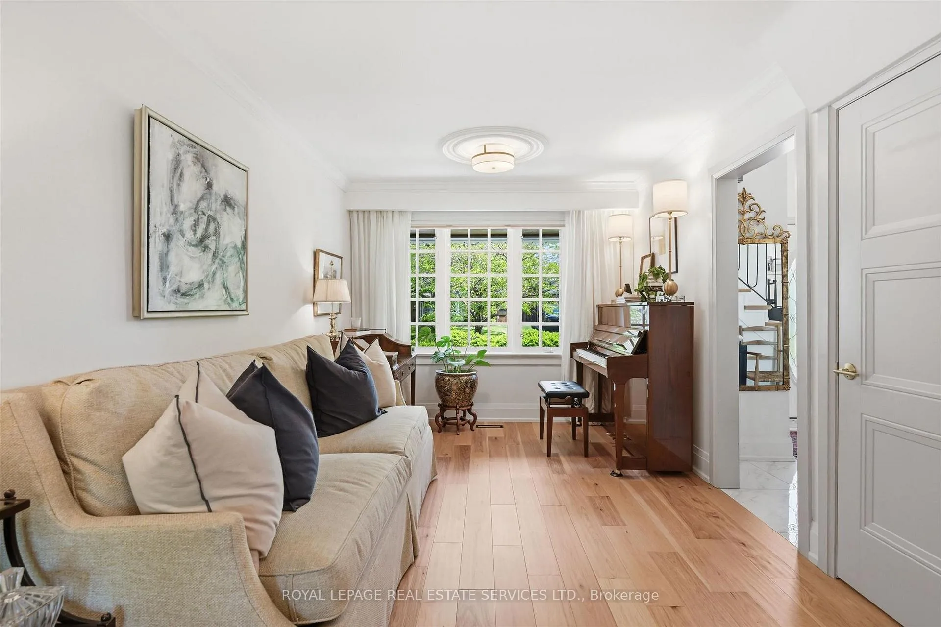 Photo 10 of 194 Solingate Drive, Oakville, Bronte — HOMEH