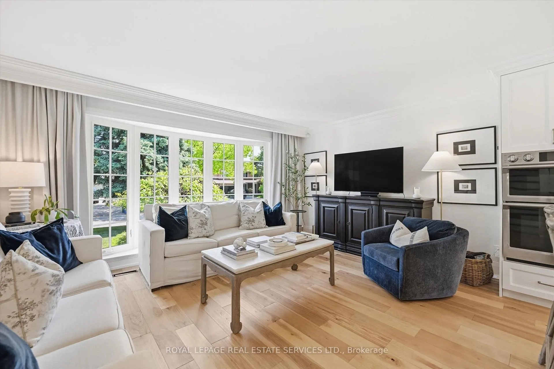 Photo 16 of 194 Solingate Drive, Oakville, Bronte — HOMEH