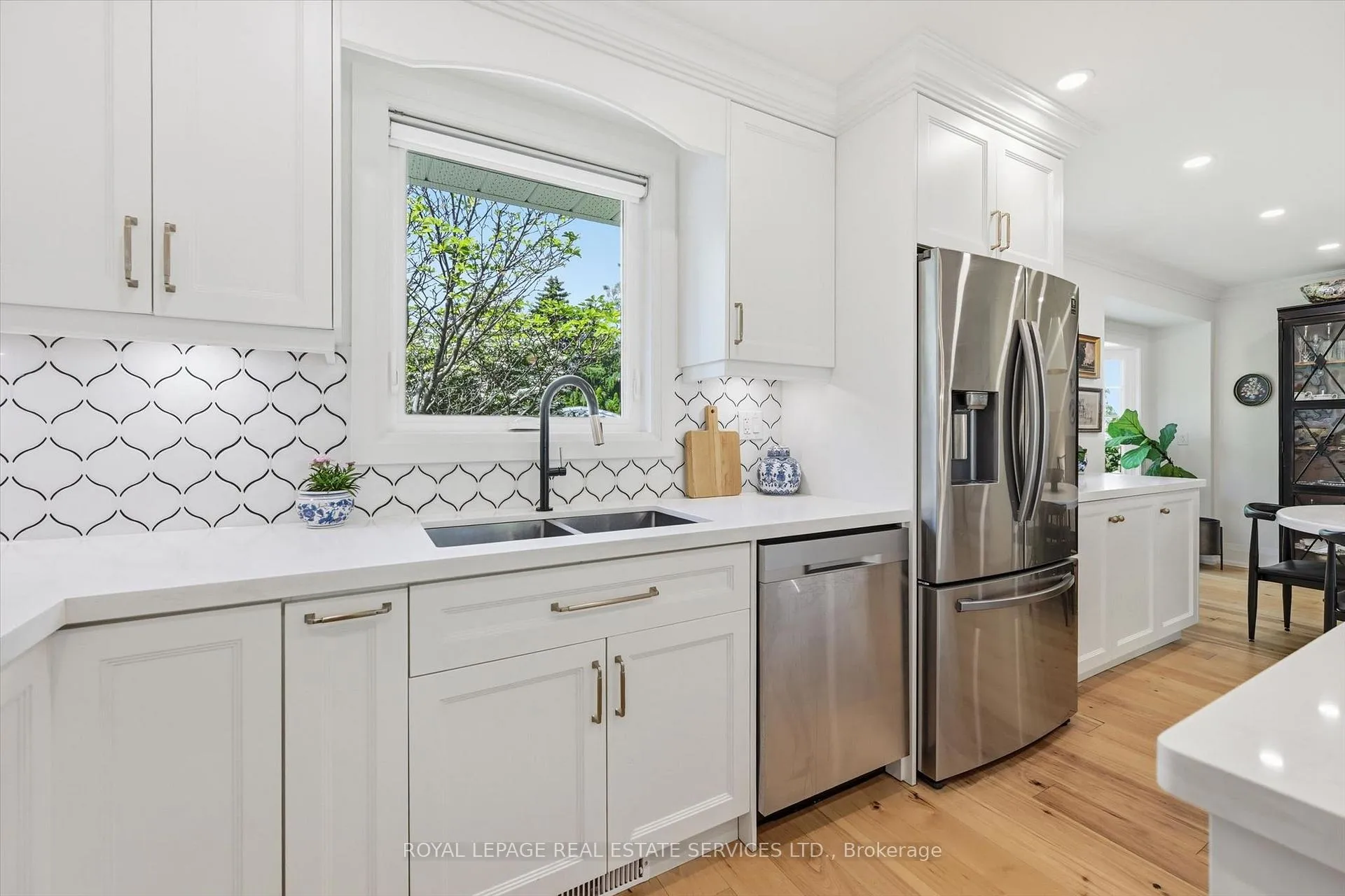 Photo 23 of 194 Solingate Drive, Oakville, Bronte — HOMEH
