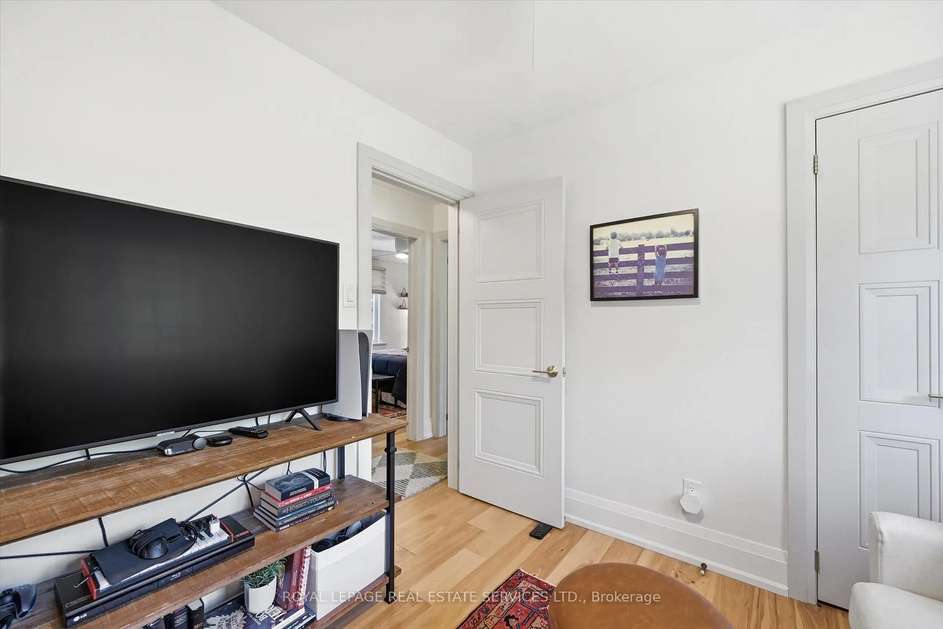 Photo 32 of 194 Solingate Drive, Oakville, Bronte — HOMEH